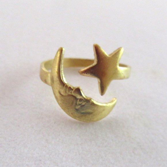Crescent moon & star gold tone adjustable ring 7 - Picture 7 of 11